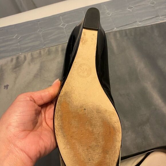 Michael Kors shoes, size 7 1/2 - Picture 3 of 9